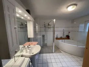 Colmar lille have af semen 6 til 10 personer, parkering 4 private biler og jern - Image 2