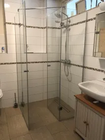 Komfortabelt møbleret lejlighed i landlige stille beliggenhed i Lenglern med stor - Image 4