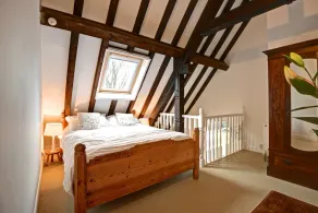 Stilvolles Apartment, das modernen Chic mit Charakter und Komfort verbindet - Image 4