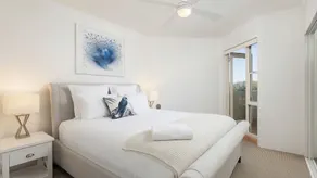 Heart & Shoal - Gorgeous beachside apartment overlooking Shoal Bay - Image 5