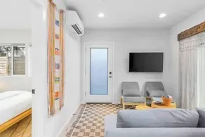 The Sweetest Suite - 91 Walkscore! - Image 3