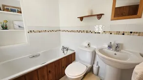 Hillside Cottage - Image 3
