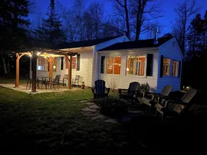 Cozy cottage with a vintage vibe on a beautiful lake.   - Image 5