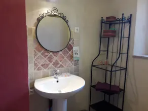 Bonita casa provenzal con su jardín privado dentro de un vasto gusano de seda - Image 2
