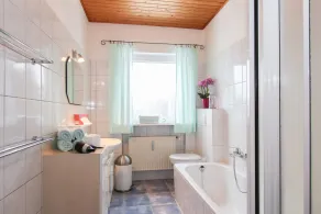 Vacation apartment for 4 people, 2 bedrooms, balcony, 60 m² - Image 2
