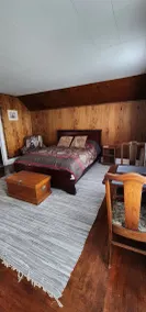 Large spacious room 5 minutes walk to historic downtown Manistee - Image 5