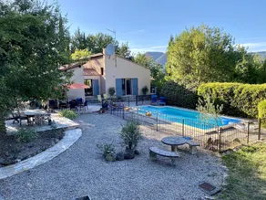 Villa isolata, ampio giardino e piscina con vista panoramica sulle montagne. - Image 5