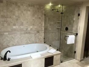 Butler, Private Pool, Spa - Sleeps up to 10 with All Inclusive Option - Image 5