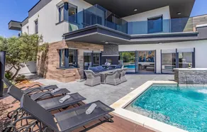 Beautiful Home In Pula - Image 3