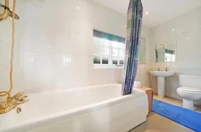 Villa Sleeps up to 17 - Hot Tub Garden Parking - Image 3