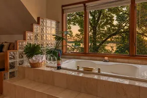 SPACIOUS and Stylish Lakefront Retreat, STUNNING Views, Firepit! - Image 4