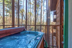 Dog-friendly log cabin with private hot tub & in-room Jacuzzi - Image 3