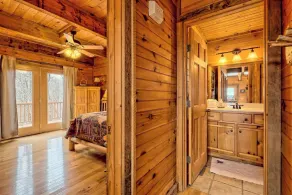 Hidden Escape Chalet by Chatuge Home Concierge | Lake & Mountain Views · Hot Tub · Firepit - Image 4