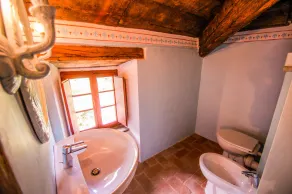 Manor with private pool and fenced garden 8 kms from Castelnuovo di Garfagnana - Image 3
