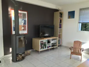 Strandhus med opvarmet pool, strande og butikker til fods. - Image 2