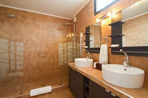 Luxury Villa with Private Heated pool, FREE WiFi, - Image 2