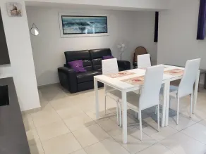 2 Bedroom Apartment in Anduze - Image 5