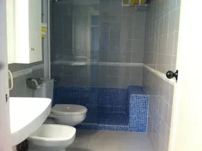 AIR CONDITIONING, FREE WIFI, NE TFLIX, ONLY 2 MINUTES BEACH - Image 2