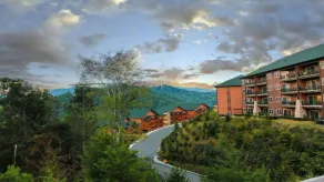 2 BD-3 BA-Sleeps 8_Pets_MOUNTAIN TOP GATLINBURG_ CHRISTMAS !!! - Image 5