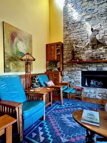 Treehouse - Luxury mountain living at the water’s edge of Hogback Lake - Image 2