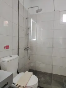 Spacious two-bedroom apartment near sandy beach - Image 3