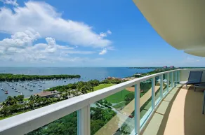 Spacious Condo's at Coconut Grove Hotel with Wrap-around Balcony - Image 5