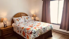 Quiet - Comfortable - Clean - Accommodation for 4 - Only minutes from YNP - Image 4