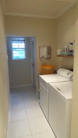 Villa per famiglie con 3 camere da letto con piscina privata. 5 minuti da Mullins. - Image 3