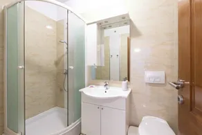 Holiday apartment with use of pool - Image 4