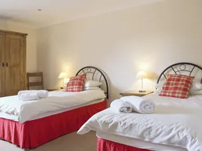 2 bedroom accommodation in Kinross - Image 5