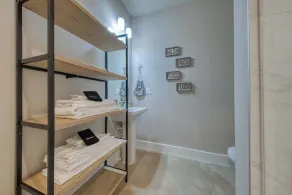 King William / Southtown Luxury Group Rental - Image 4