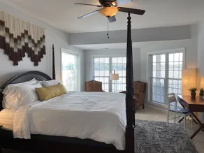 Main Lake Luxury and spectacular panoramic views! Sleeps 8! - Image 5