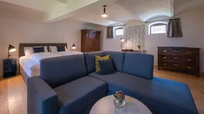 Romantic apartment in historic Streckhof in wine region - Image 2