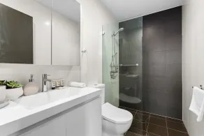 Elegant 1-Bed by Riverside Park & Amenities - Image 3