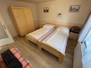 Holiday apartment close to the city center in the green belt with air conditioning - Image 5