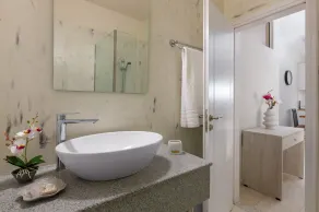 Villa Divina PoolFront Suites - Image 2