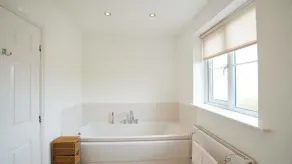 5 bed Edwardian Style House - Image 5