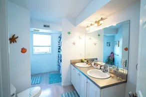 ENDLESS SUMMER ESCAPE - Unique Round Beach house 3BD, 2.5 BA - Sleeps 10 - Dog Friendly - Image 5
