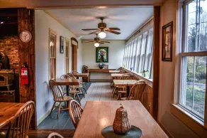 Se vest / Brook Road Inn - Image 5