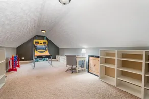 9287 Maxwells Crossing · New! Large home in Great suburban neighborhood. - Image 3