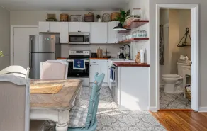 The FarmHouse 3bd/2ba B&B in MO Wine Country & Katy Trail - Image 3