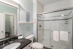 Vues incroyables de cette maison de plage privée en bord de mer avec piscine chauffée et bain à remous - Image 5