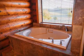 Farm Stay at the Bell-Zwart Lodge - Image 2