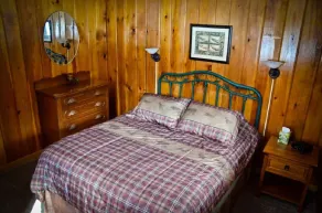 Knotty Pine - Image 5