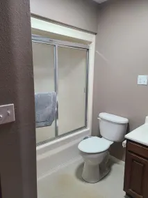 House with 2 separate living areas - Image 5