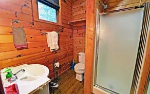 Pet friendly-umzäunten Hof am Ellijay River, Whirlpool, abgeschirmte Veranda, Pool tbl - Image 3