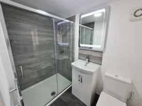 Turay Villa with Hot Tub - Image 5