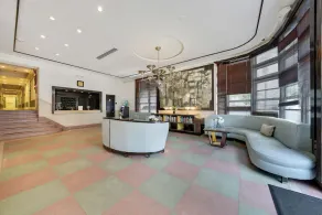 Accessible Queen Room: Stay with Perks Near Beach with Free Amenities - Image 3
