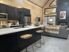 The Stunning Shady Creek Cabin - Image 5