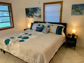 2/1 Coastal Town Oasis ~ Minutes to the Beach - Image 5
